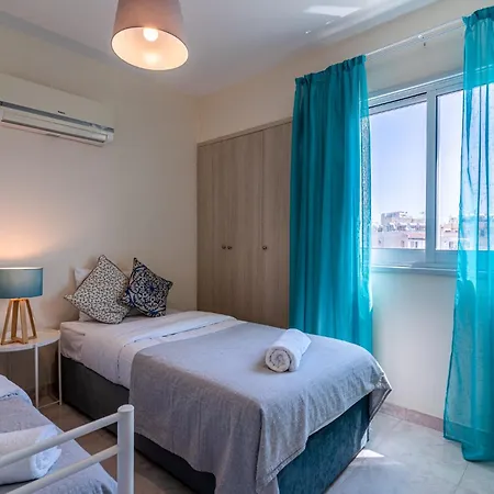 Sunny 2-br & Balcony In Mackenzie *