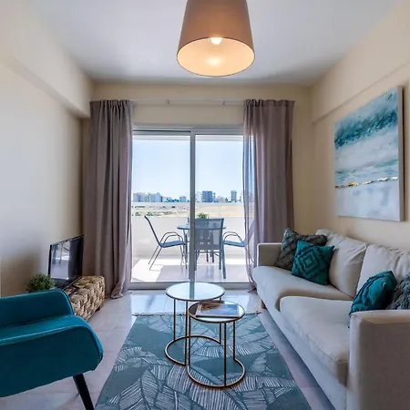 شقة Sunny 2-br & Balcony In Mackenzie