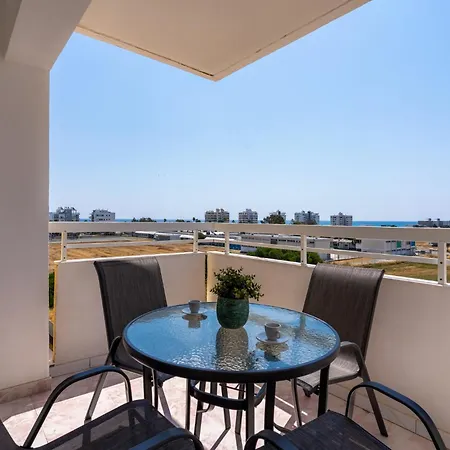 شقة Sunny 2-br & Balcony In Mackenzie