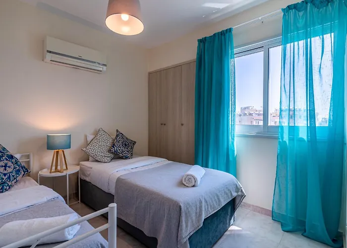 Sunny 2-br & Balcony In Mackenzie *