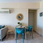 아파트 Sunny 2-br & Balcony In Mackenzie *